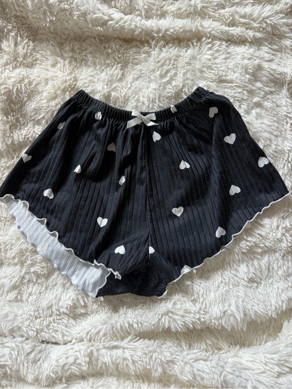 Black Heart Print Ribbed Sleep Shorts small